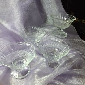 Compote Pedestal sherbet bowl